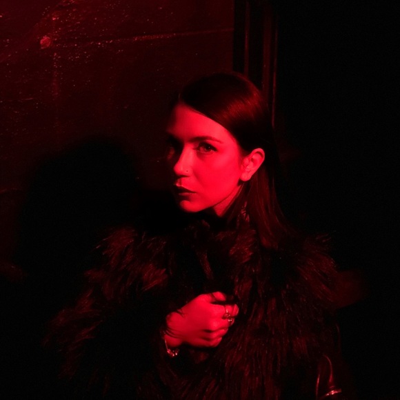 Meet your Posher, Kate! - Picture 4 of 5